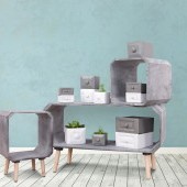 DREVENÝ stolík netradičného tvaru šedý