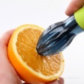 RUČNÝ odšťavňovač citrusov