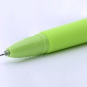VESELÉ pero v tvare hráškového struku