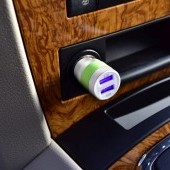 USB nabíjací adaptér do auta 