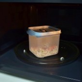 Dóza na potraviny FRESH-ON BOX s priedušnou mriežkou a silikónovým tesnením, 580 ml