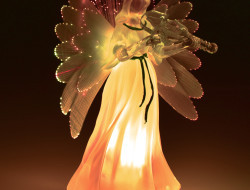 13 cm svítící LED anděl s měnícím se barevným prosvícením 