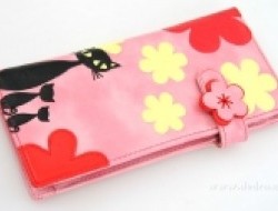 Dámska peňaženka - ružová s kočkama a kytkama