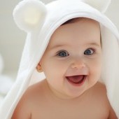 Dětský šetrný sprchový gel na tělo i vlásky LITTLE STAR | hypoalergenní, bez parabenů | 320 ml 