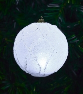 LED svietiaca guľa s trblietavými ornamentami LED svietiaca guľa s trblietavými ornamentami