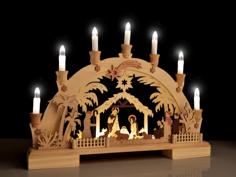 45 cm svietiaci LED betlehem s dekoratívnymi sviečkami