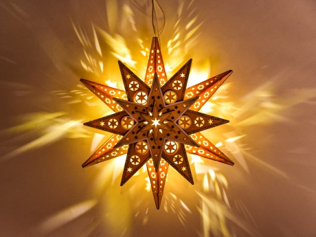 30 cm vianočná svietiaca LED závesná hviezda nielen do okien a výklenkov